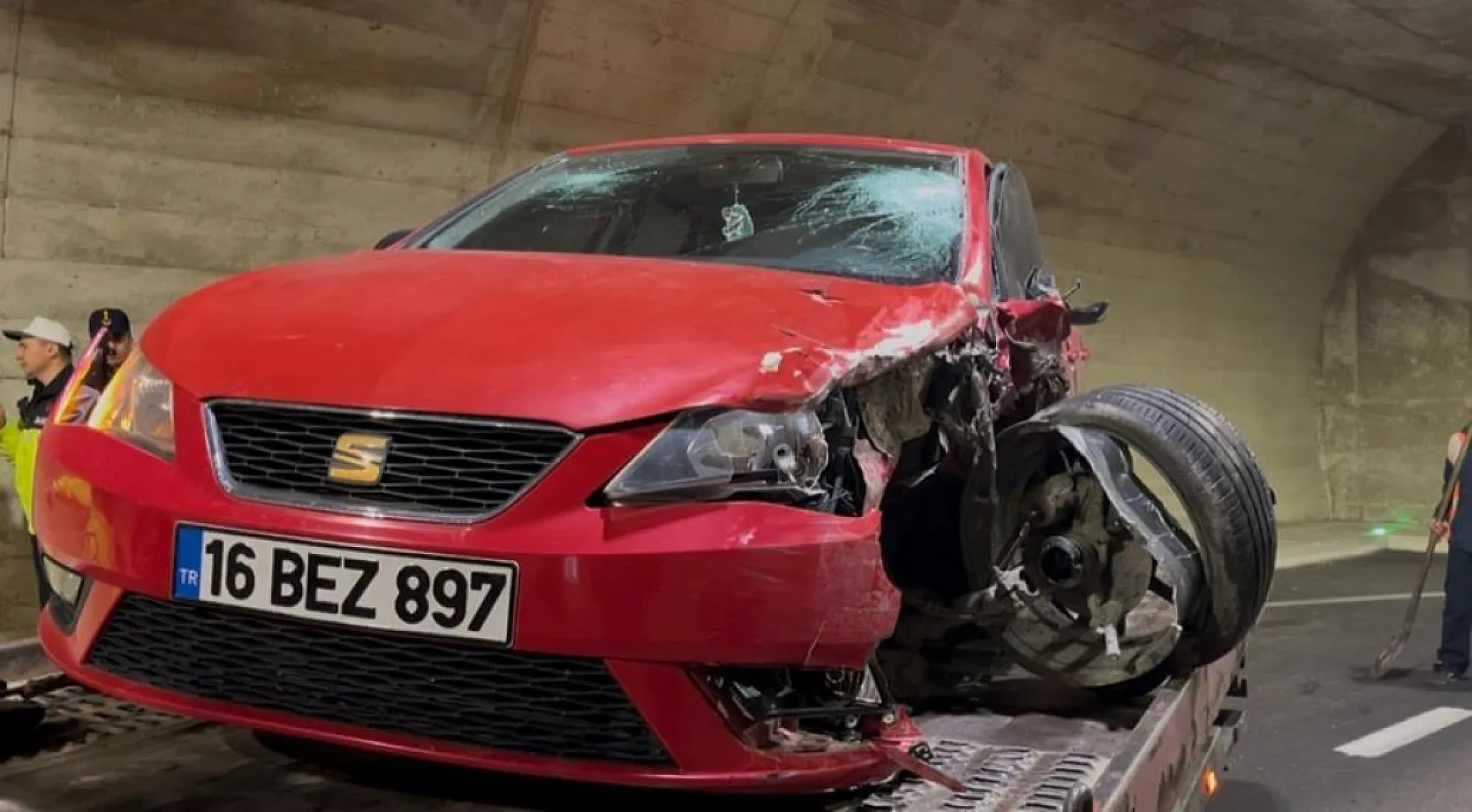 Feci trafik kazası: Motosiklet tutkunu sanatçı hayatını kaybetti, oğlu ağır yaralandı