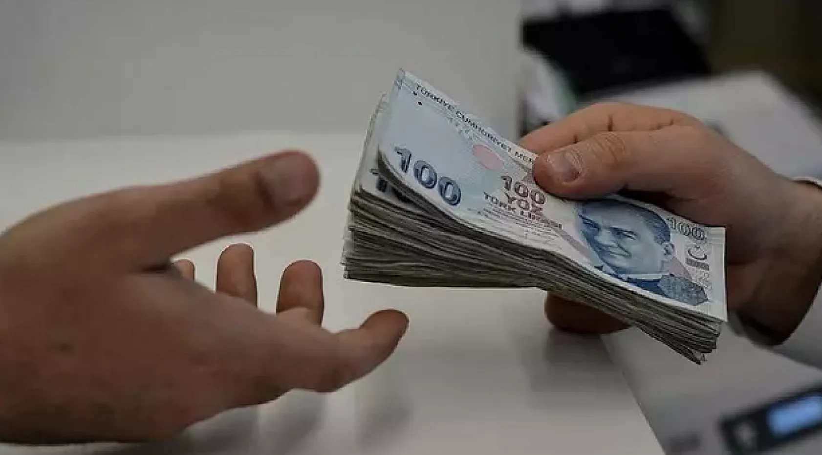 Memur ve sözleşmeli personel maaşları erken ödenecek mi? Bakanlıktan açıklama geldi