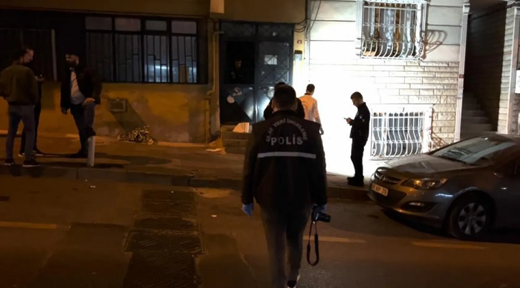 Genç kadının şüpheli ölümü: Sevgilisinin evinin önünde başından vurulmuş halde bulundu