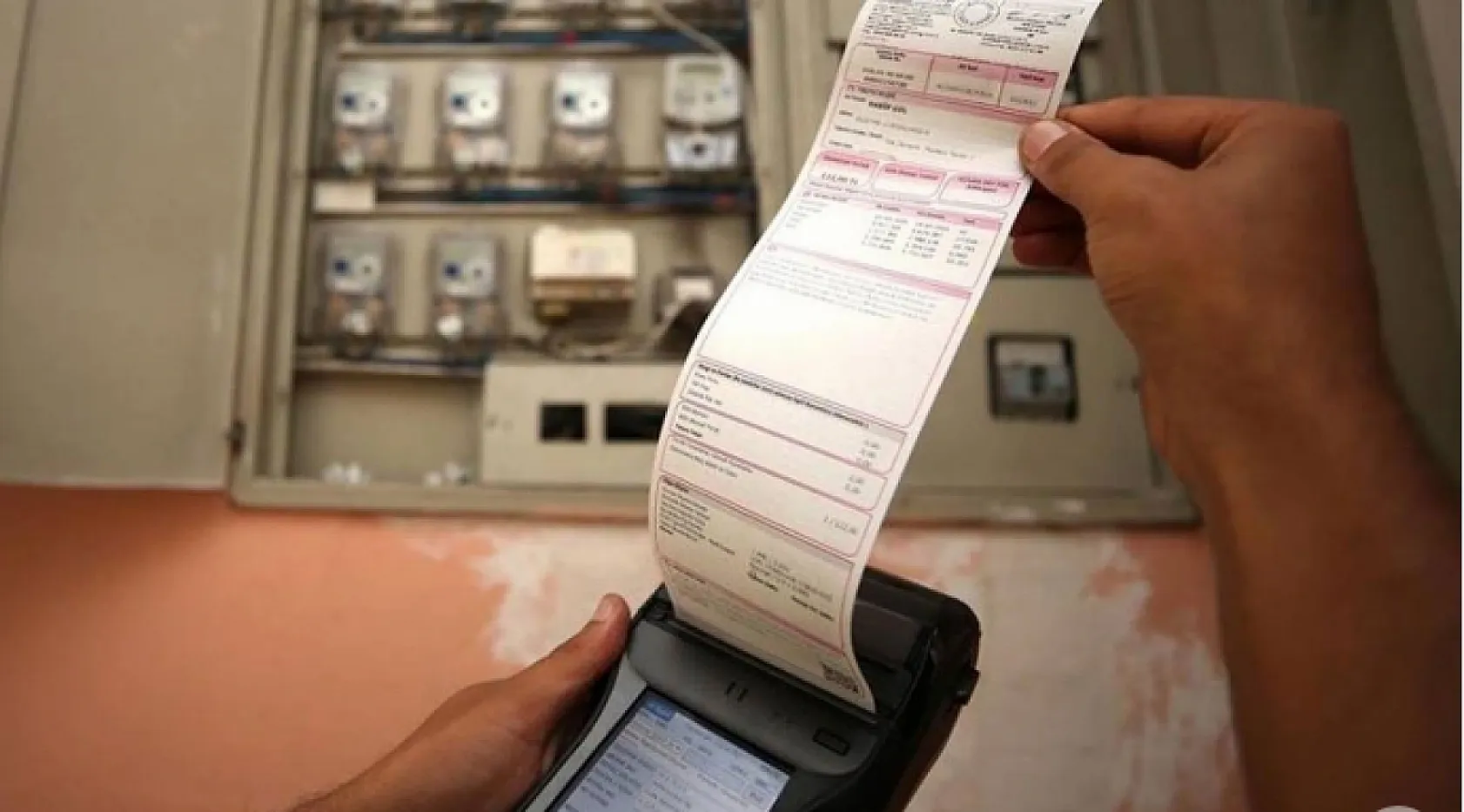 Aile Bakanlığı Açıkladı: Dar Gelirliye Elektrik Faturası Desteği!
