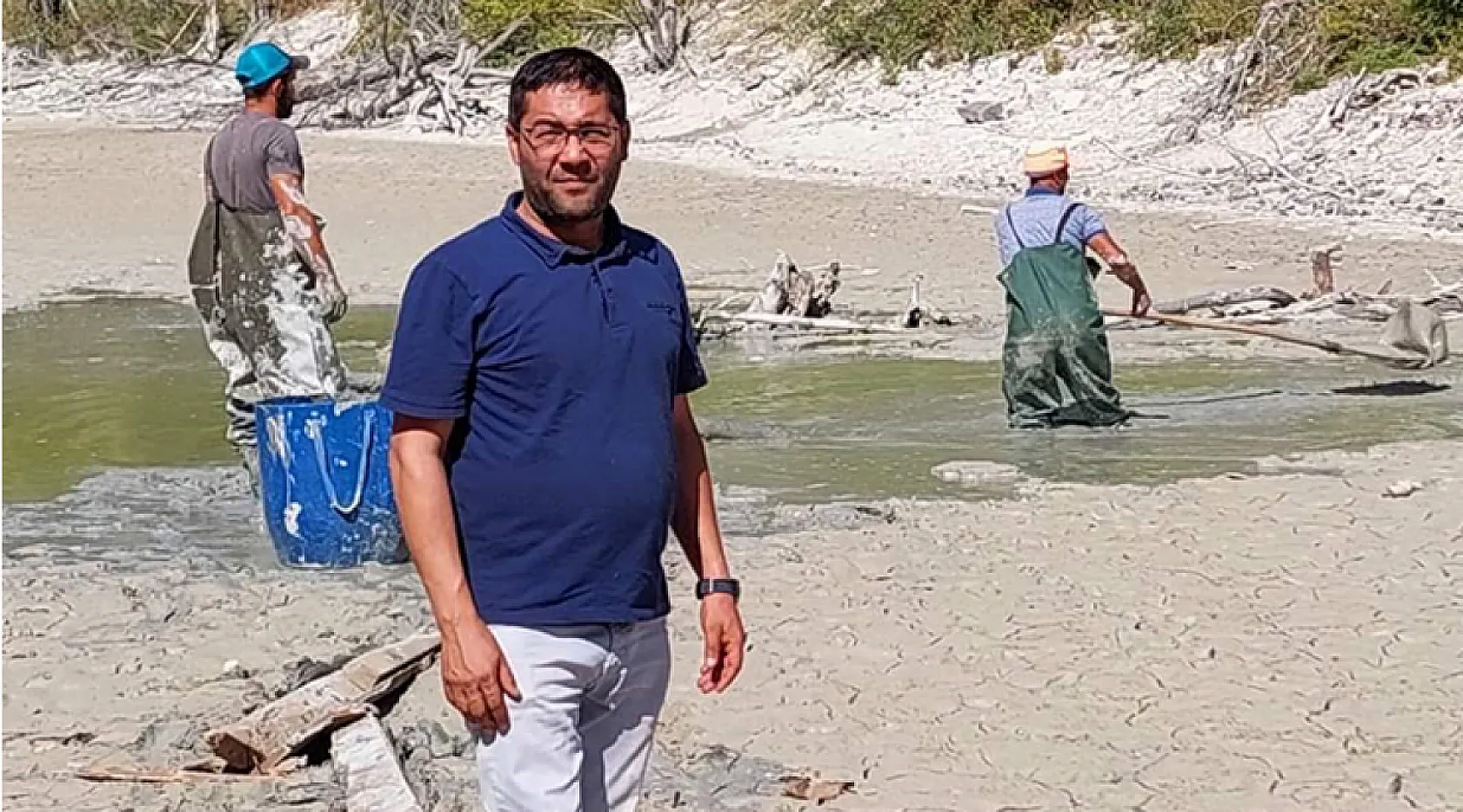 Kuruyan Göldeki Balıklar Balçığın İçerisinden Kurtarıldı