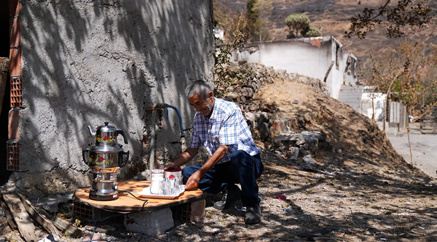 Evinin Yanması Nedeniyle Göç Ettiği İzmir'de Yangın Yine Onu Buldu