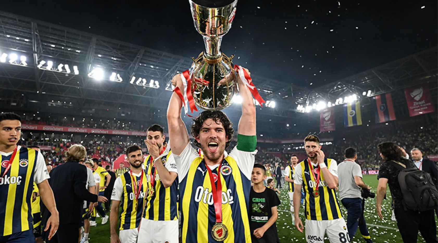 Fenerbahçe, Galatasaray'a Transferde Büyük Bir Çalım! Bu Hamle Çok Konuşulacak…
