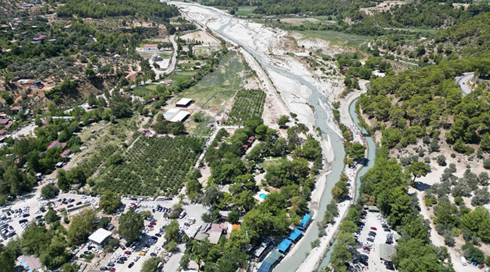 Saklıkent Kanyonu, Sıcaklarda Serinlemek İsteyenleri Ağırlıyor