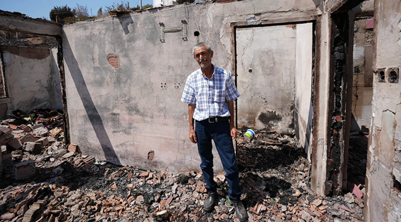 Evinin Yanması Nedeniyle Göç Ettiği İzmir'de Yangın Yine Onu Buldu