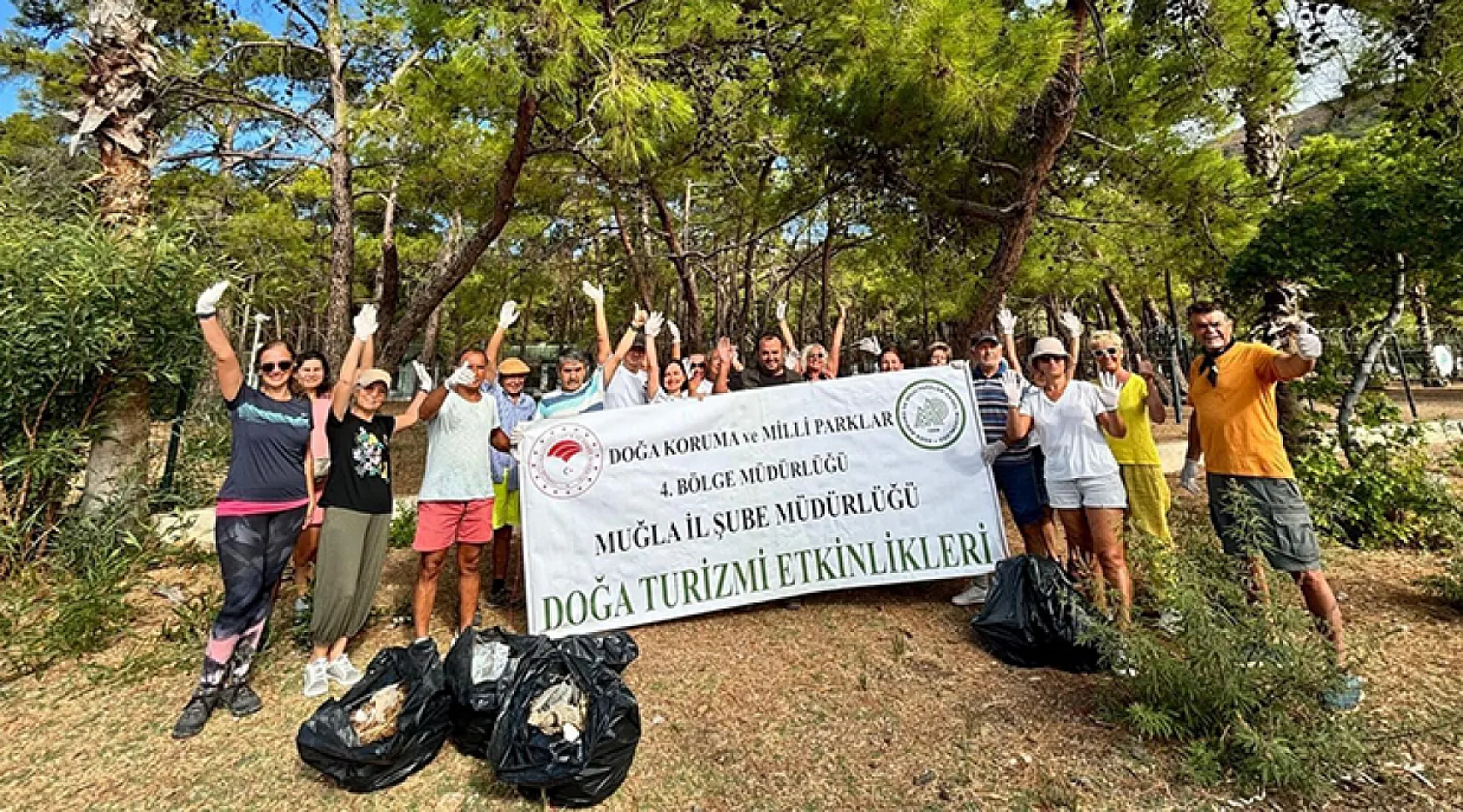 Datça Kovanlık Tabiat Parkı'nda doğa yürüyüşü ve çevre temizliği etkinliği düzenlendi