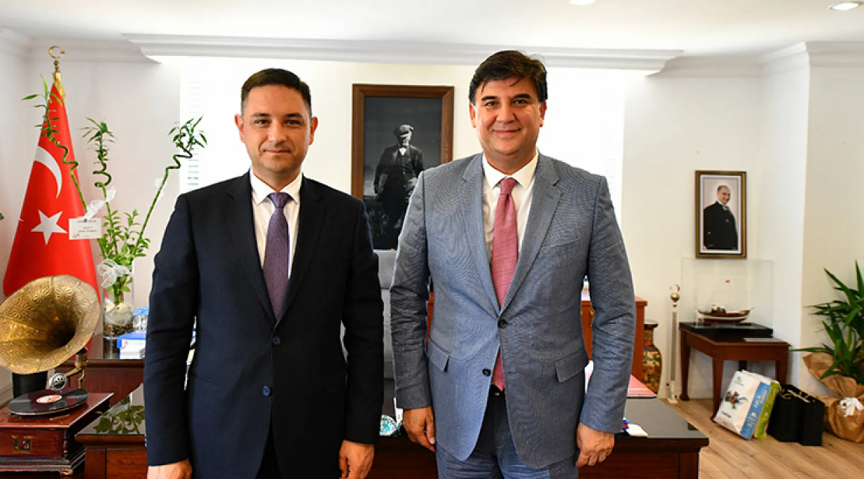 Ukrayna'nın Antalya Konsolosu Oleksandr Voronin'den Fethiye Belediyesine Ziyaret