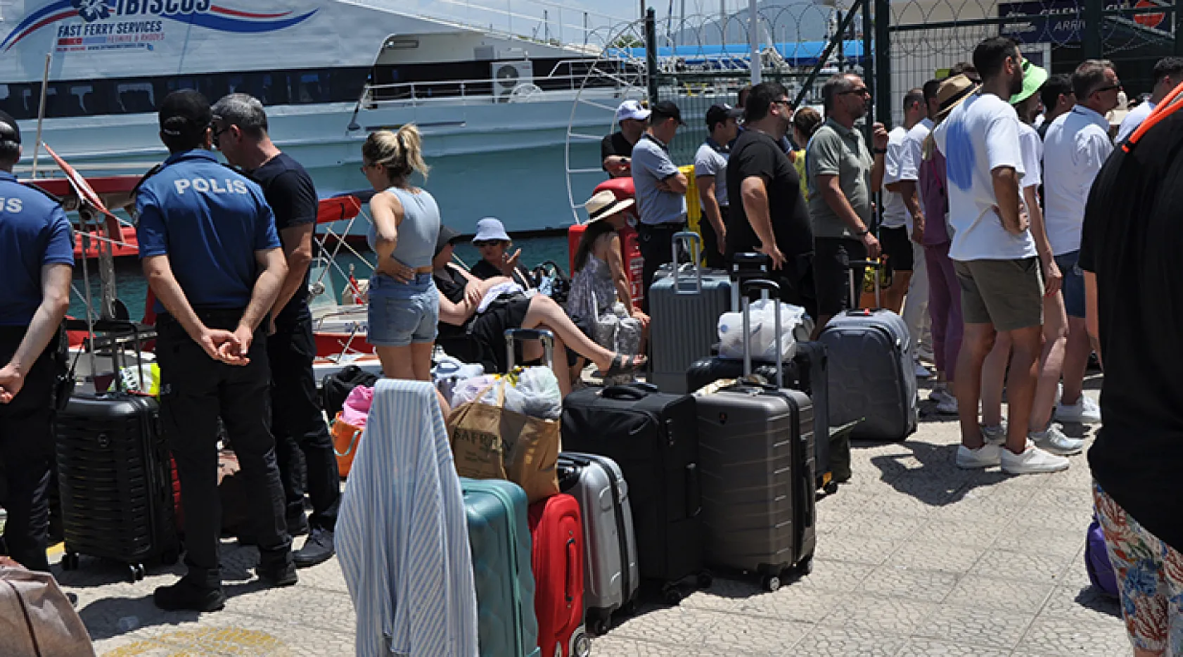 Fethiye'den Rodos Adası'na Gitmek İsteyen Tatilciler Mağdur Oldu