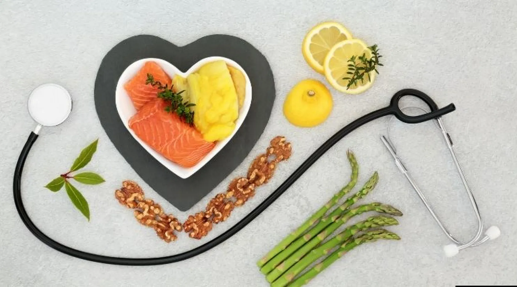 Bu ameliyat hastayla 'konuşa konuşa' yapılıyor! Boynumuzdaki Sinsi Tehdit