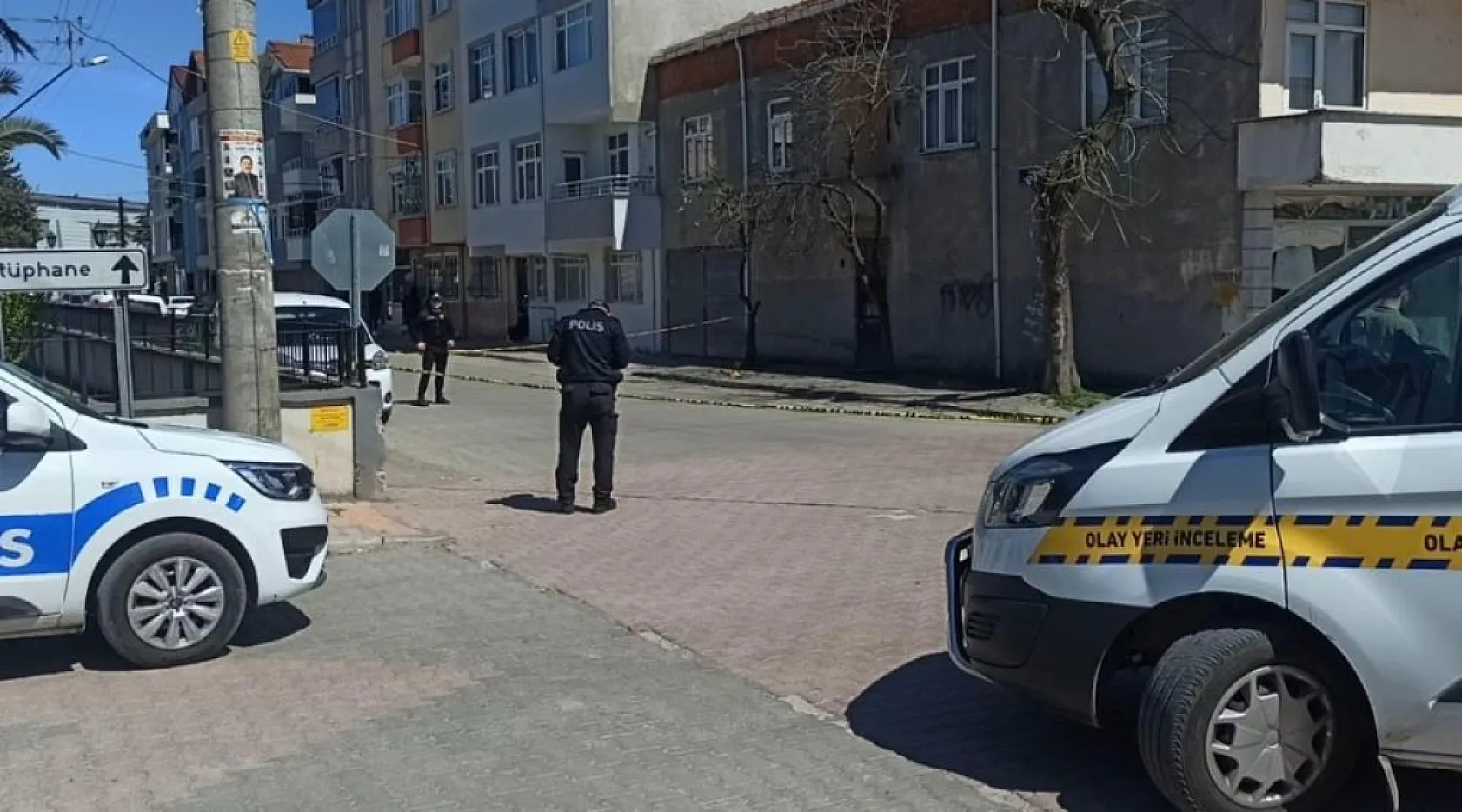 70 yaşındaki adam boşanmak istemeyen eşine sokak ortasında kurşun yağdırıp kendini vurdu