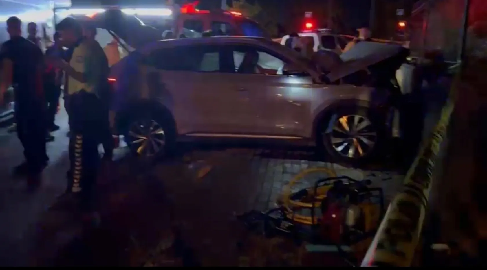 Kırmızı ışık ihlali ortalığı savaş alanına çevirdi: 2'si ağır 8 yaralı