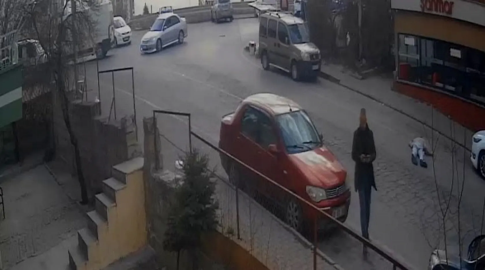 Dayak yediği eniştesine kurşun yağdırdı, ardından araç ile üzerinden geçti