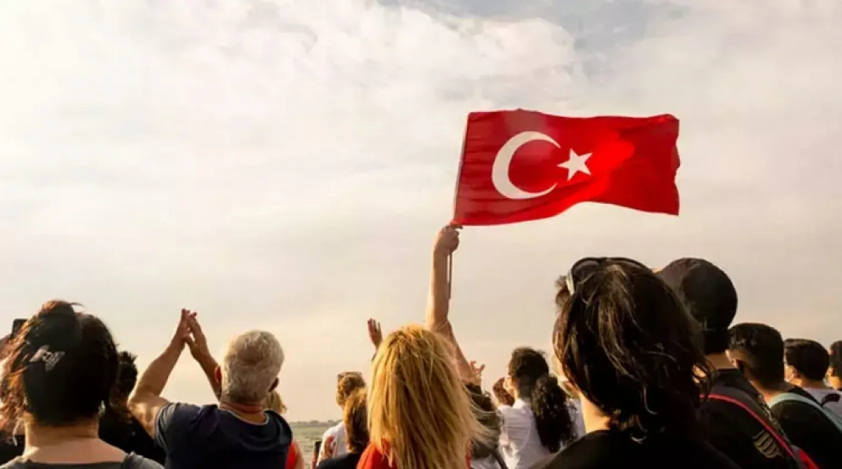 22 Nisan yarım gün mü? 23 Nisan resmi tatil mi, okullarda ders var mı, 23 Nisan tatili kaç gün?