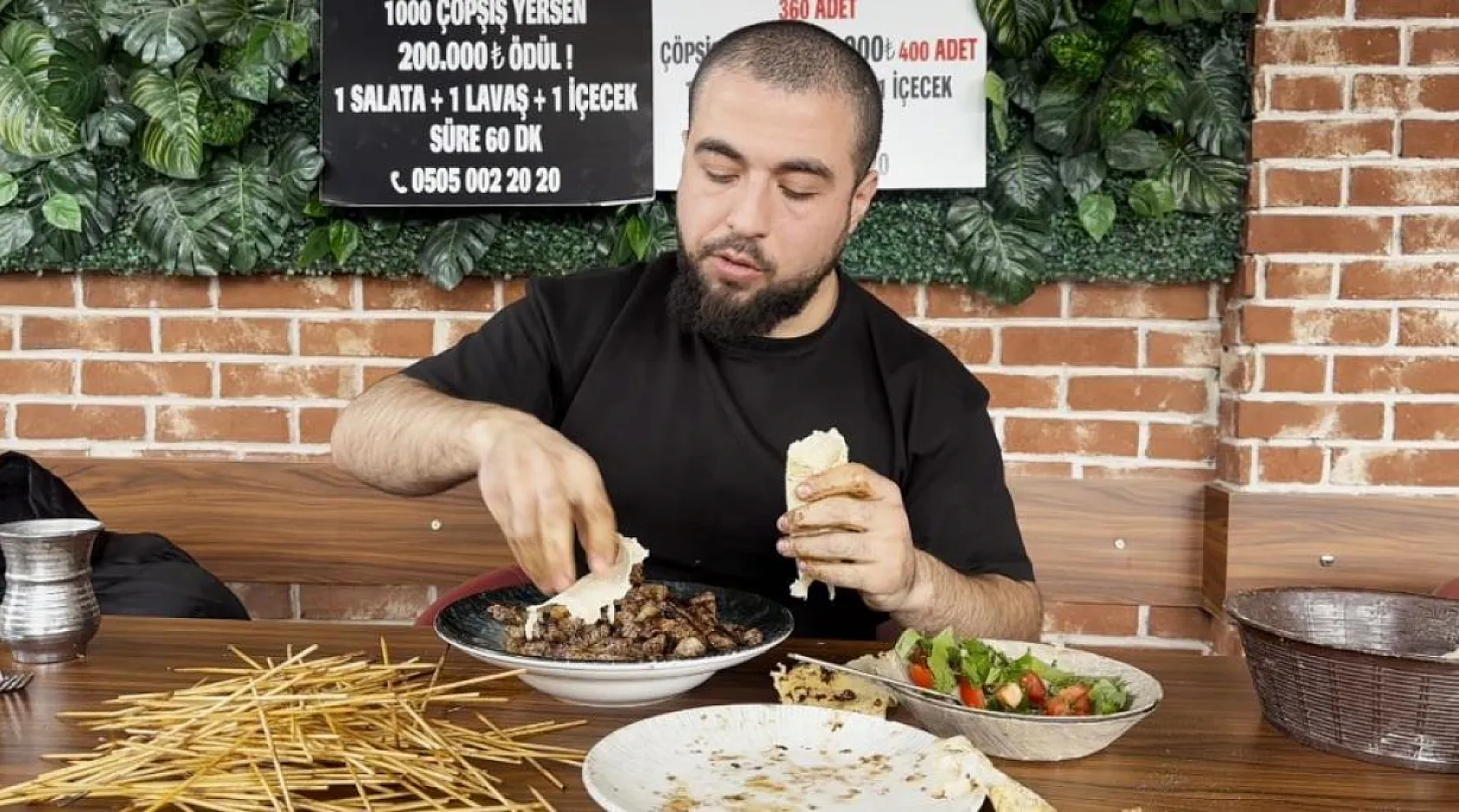 Denizli'de inanılmaz rekor! 360 çöp şiş yedi, servet kazandı