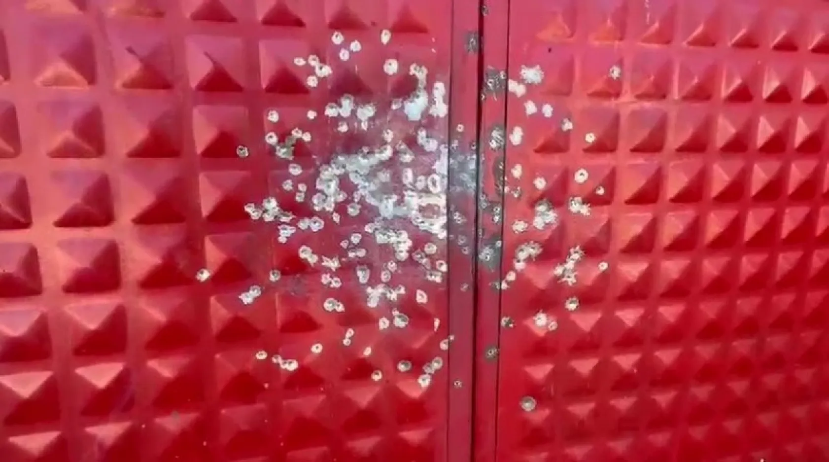 Pompalı tüfekle iş yerlerine saldırıya 4 tutuklama