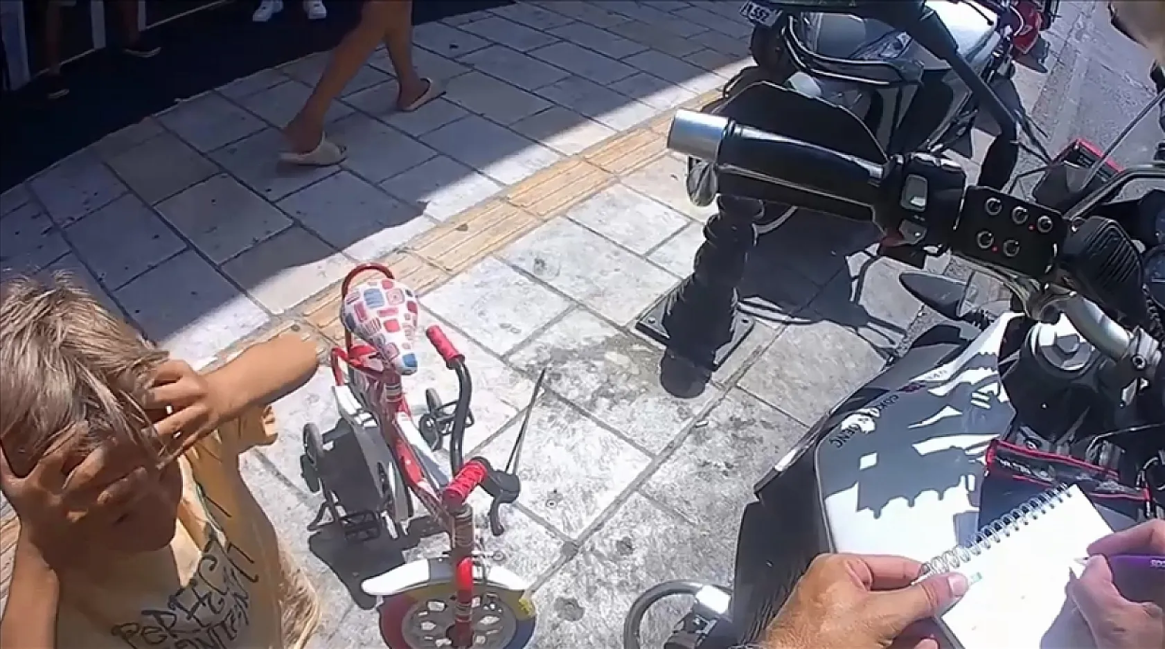 Bodrum'da polis ile bisikletli çocuğun 'trafik cezası' diyaloğu gülümsetti