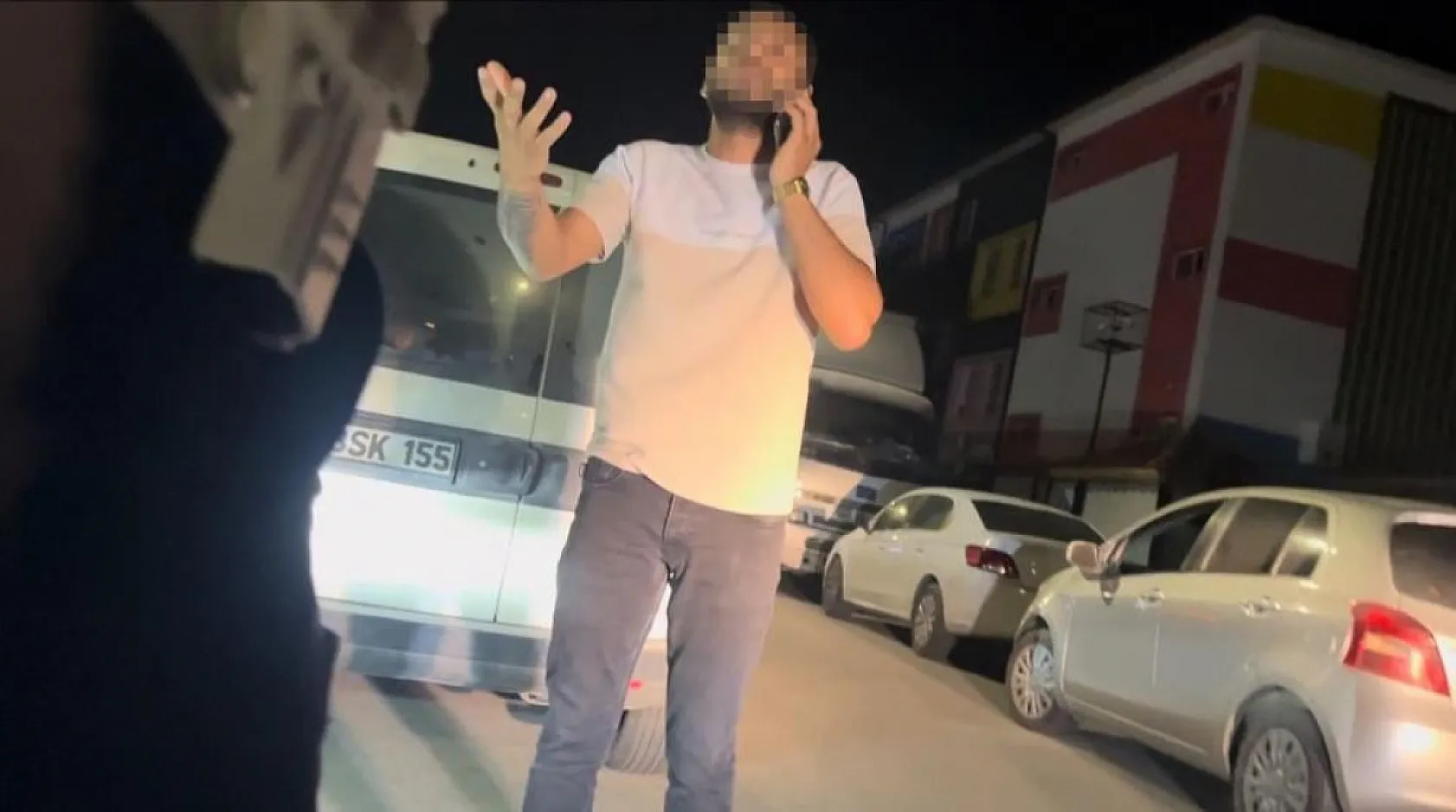 Alkollü sürücü kontrolü gördü, aracını çorbacıya çekip sürücü olmadığını iddia etti