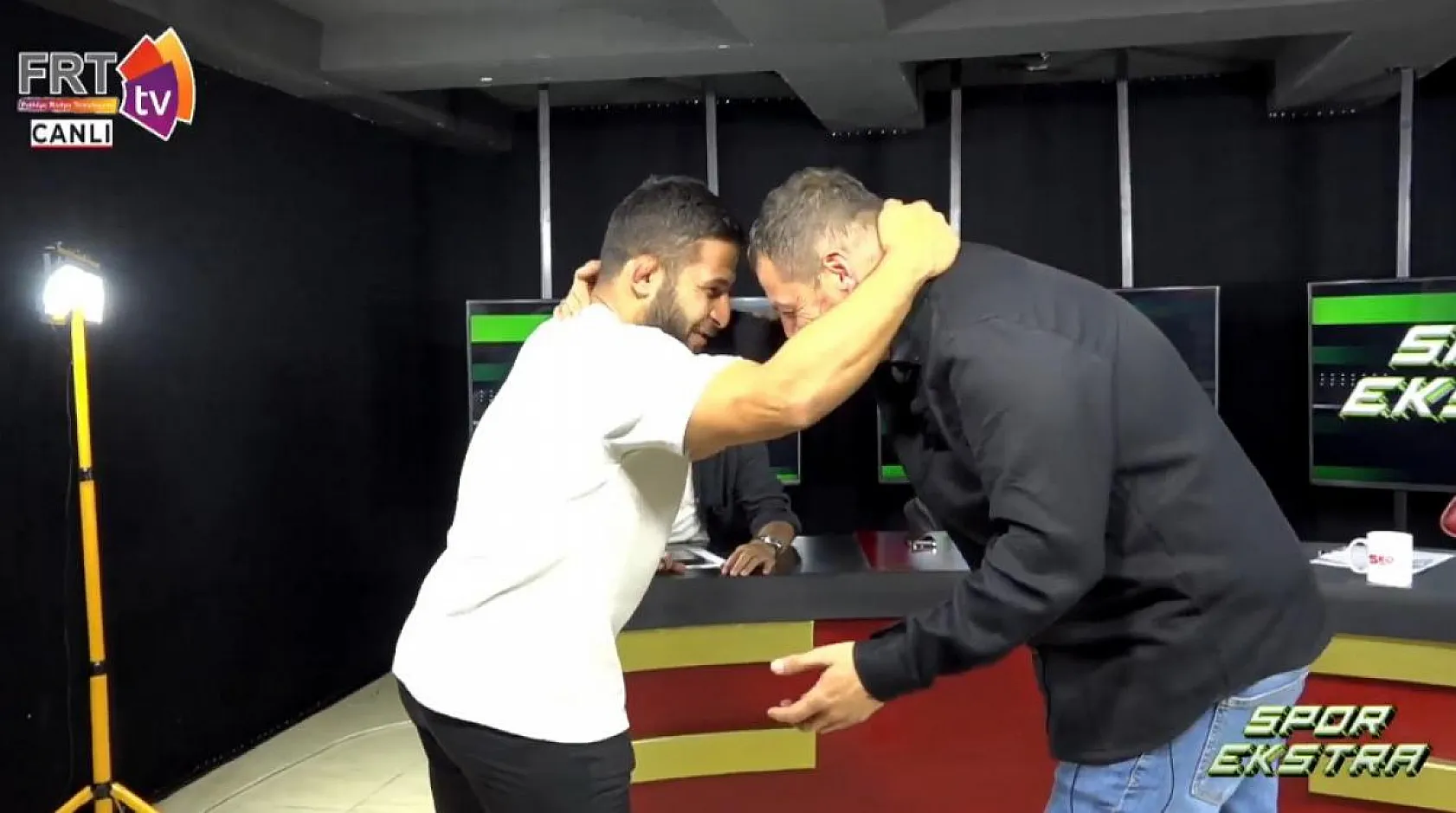 Canlı yayında pehlivana meydan okudu