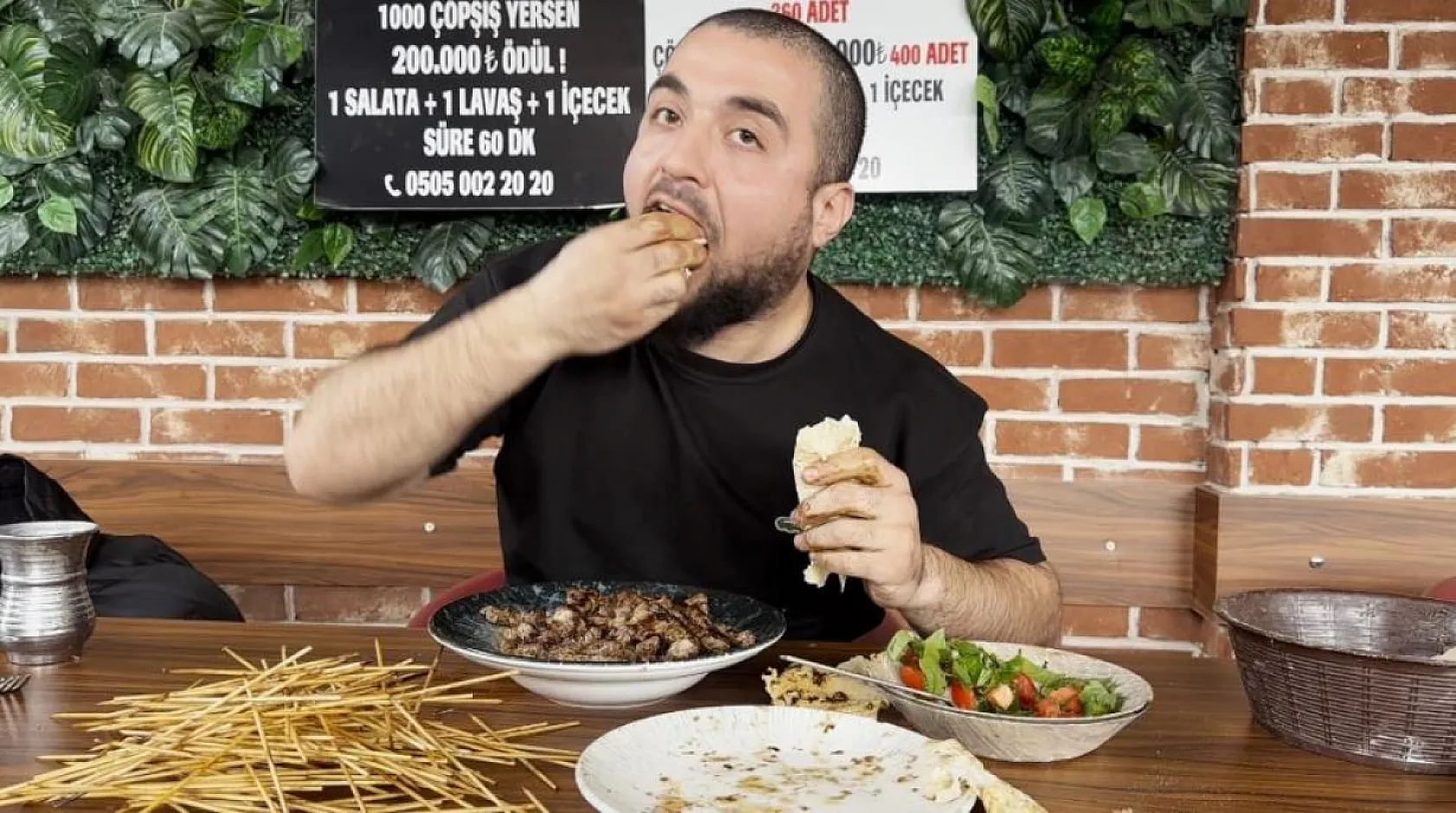 Denizli'de inanılmaz rekor! 360 çöp şiş yedi, servet kazandı