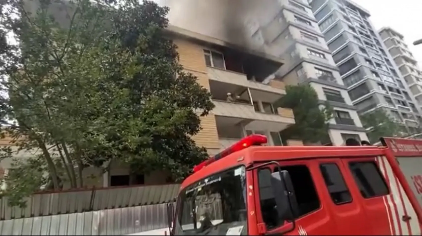 Metruk binada çıkan yangın paniğe neden oldu