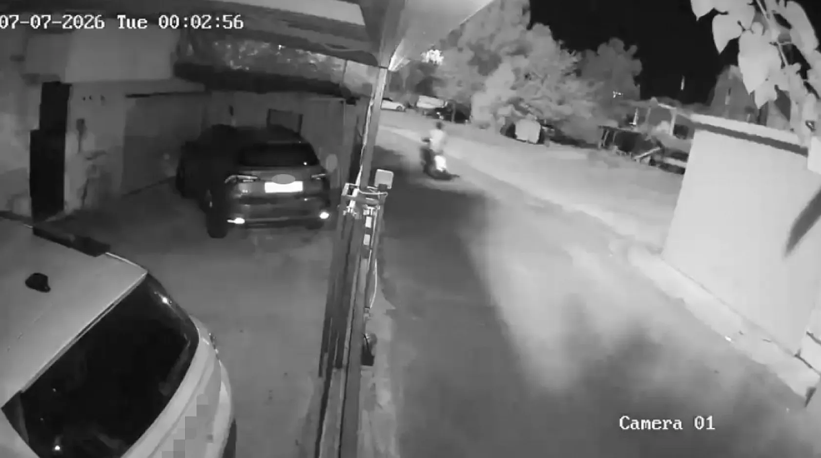 Gece yarısı patlatılan havai fişek, mahalleyi ayağa kaldırdı: Kimi deprem sandı, kimi maç var zannetti