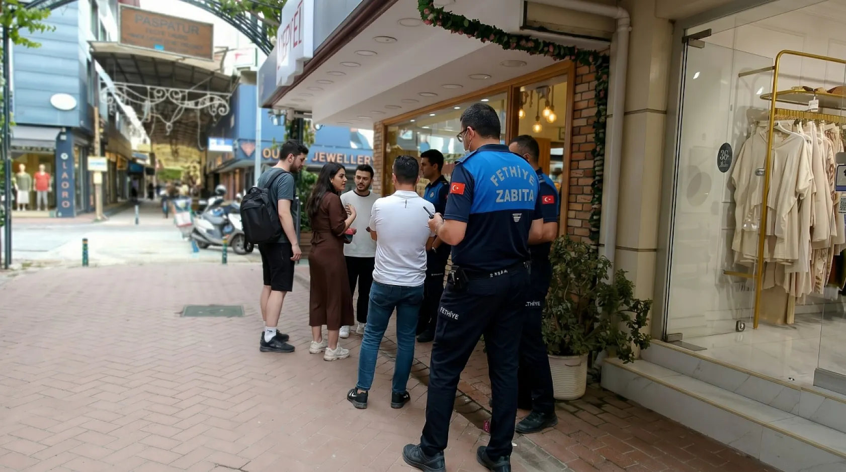 Fethiye'de Paspatur Çarşısı'nda Bayram Öncesi Sıkı Denetim