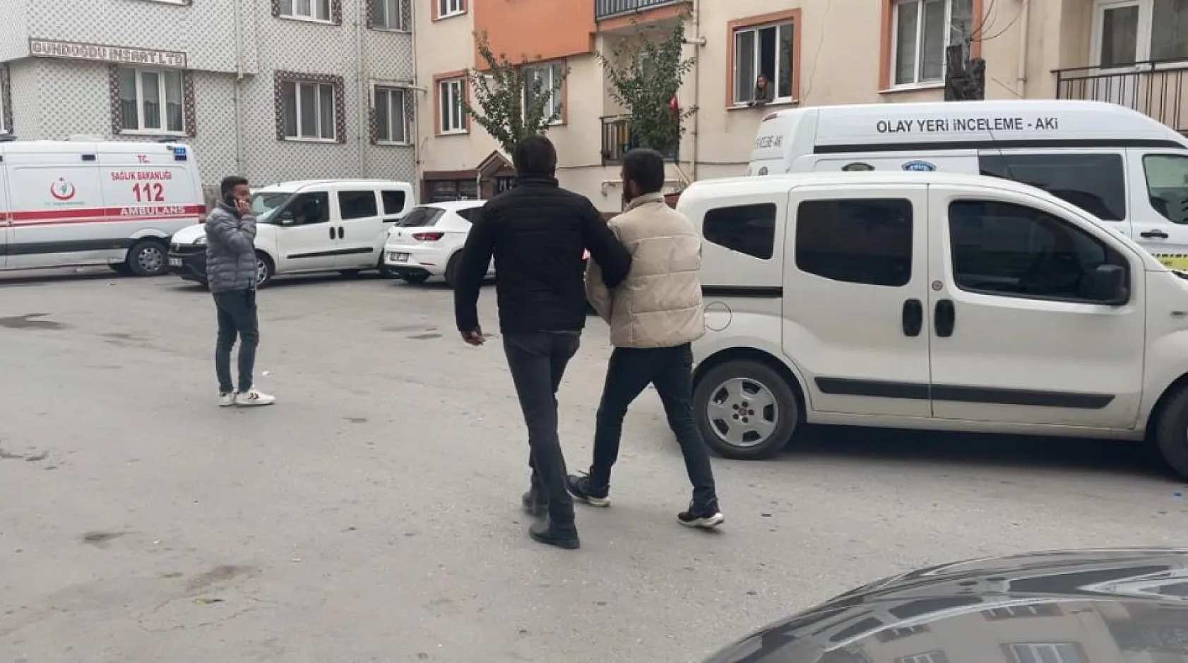 Arkadaşlar arasındaki tartışma kanlı bitti: 1 kişi hayatını kaybetti