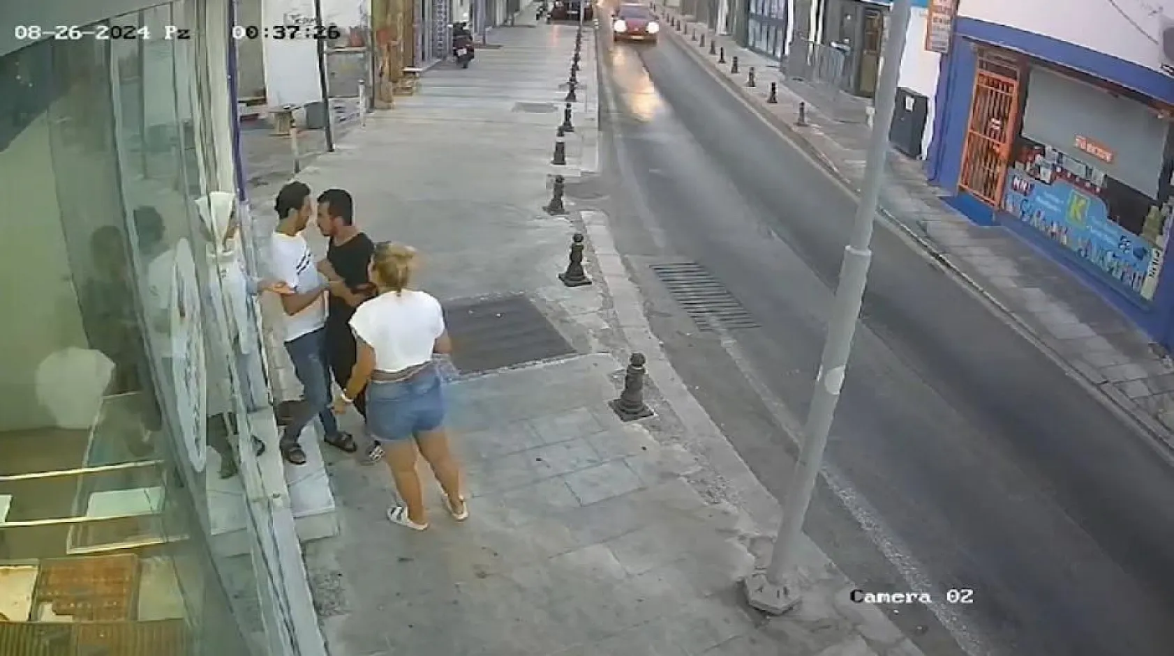 Bodrum'da kuaför ile baklavacı birbirine girdi