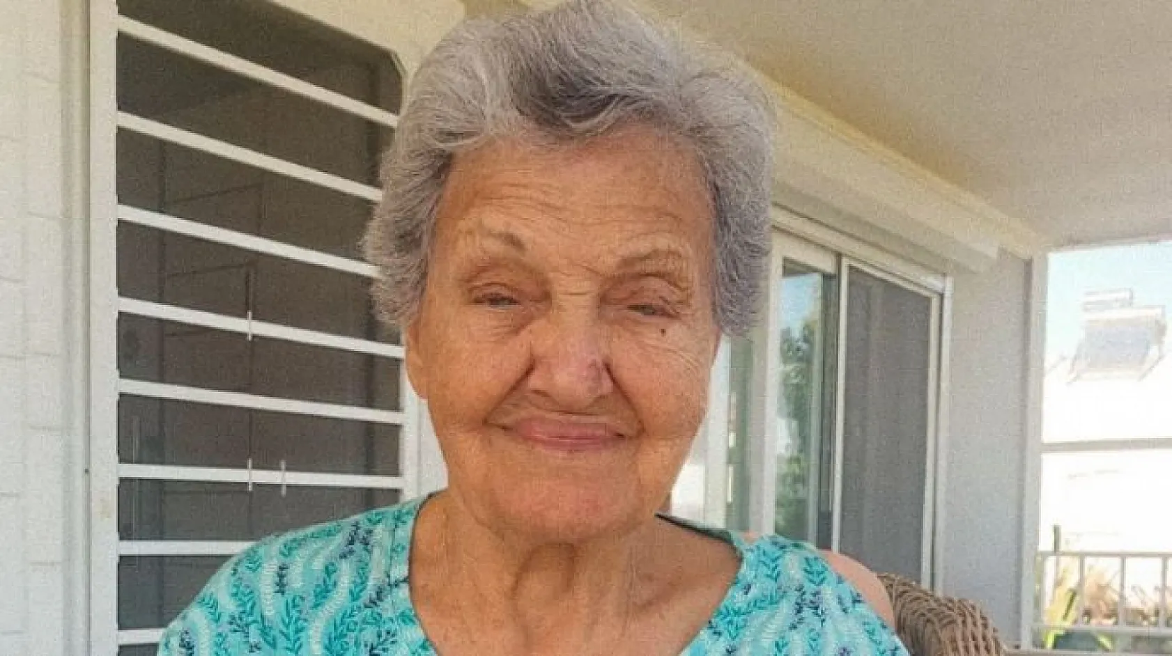 Torun çekti, babaanne oynadı