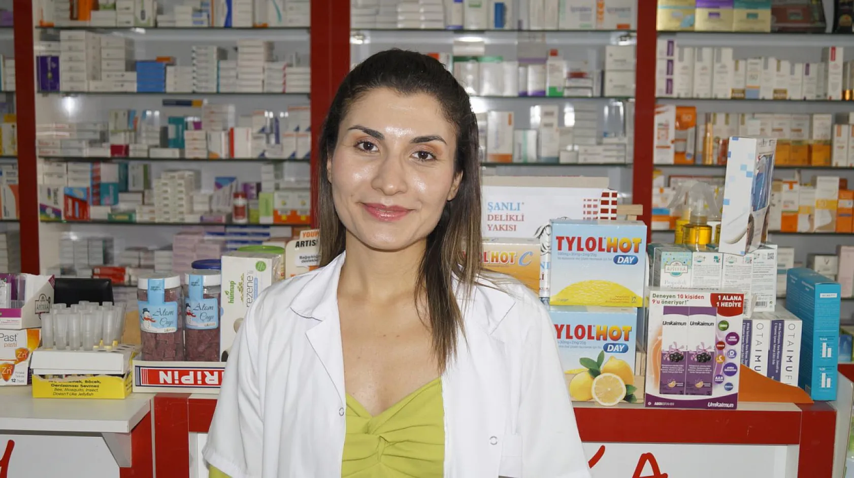 Fethiyeli Eczacı Buse Helvacıoğlu, 'İlaç Krizi Halk Sağlığını Tehdit Ediyor'