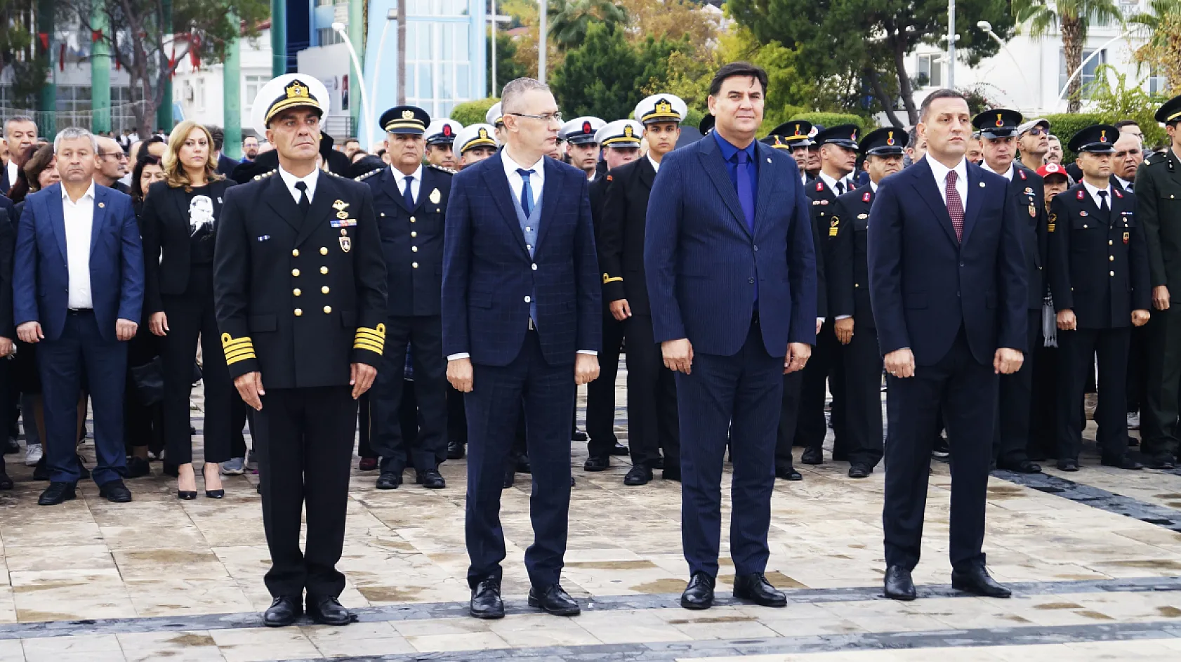 Fethiye'de 10 Kasım Atatürk'ü anma töreni yoğun katılımla gerçekleşti