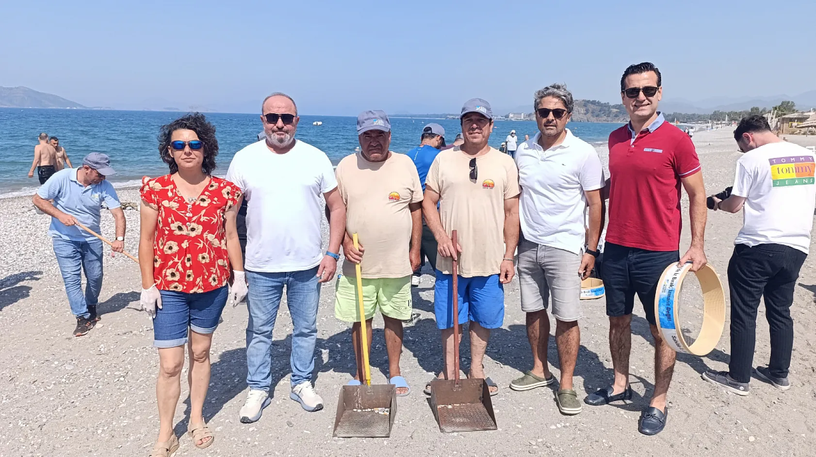 Fethiye'de Çevre Haftası'nda izmarit temizliği yapıldı