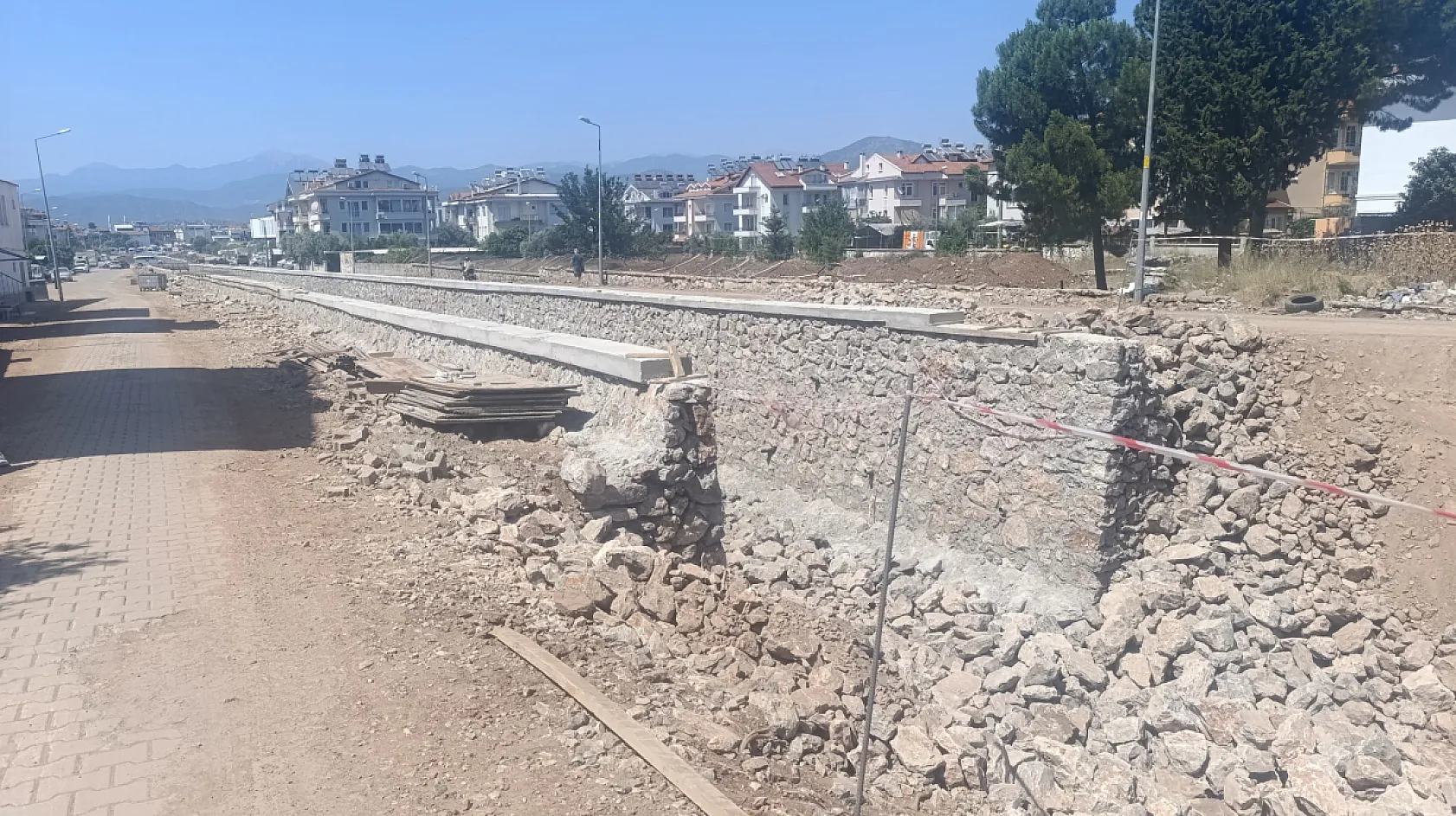 Fethiye'de dere ıslah çalışmaları esnafı etkiliyor