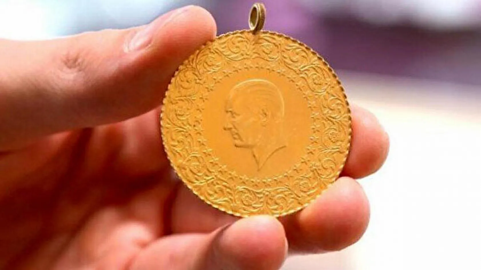 Cumhuriyet Altını, tarihte ilk kez asgari ücreti geçti