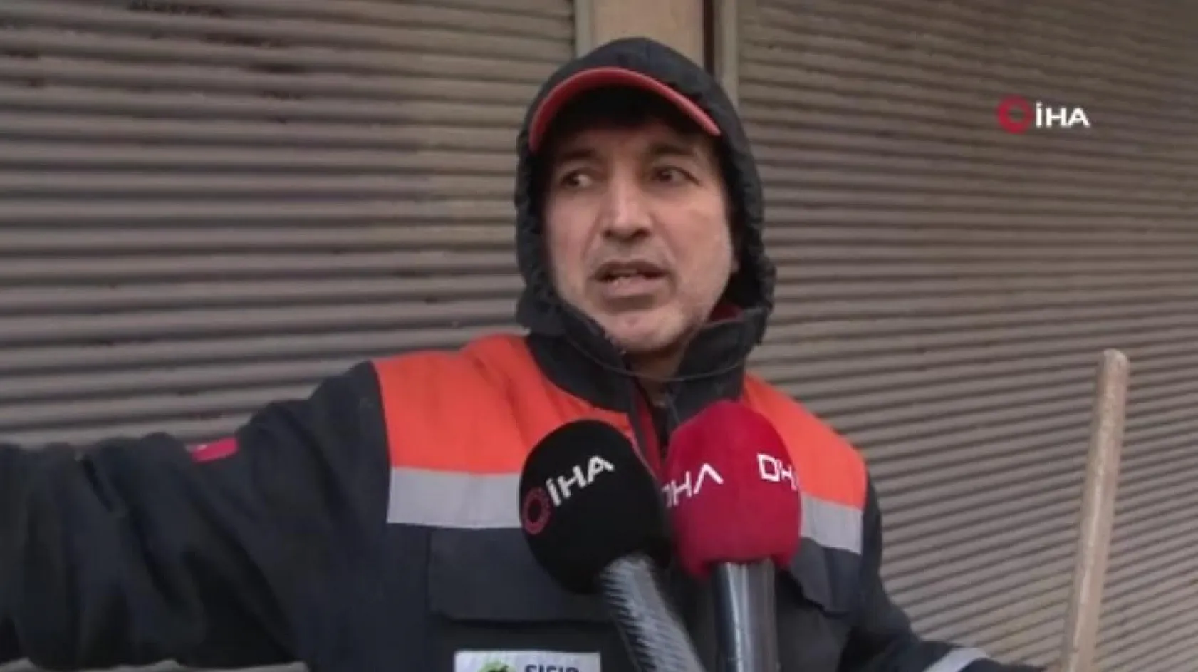 Arkadaşını baltayla öldürdükten sonra başını keserek aşağı attı