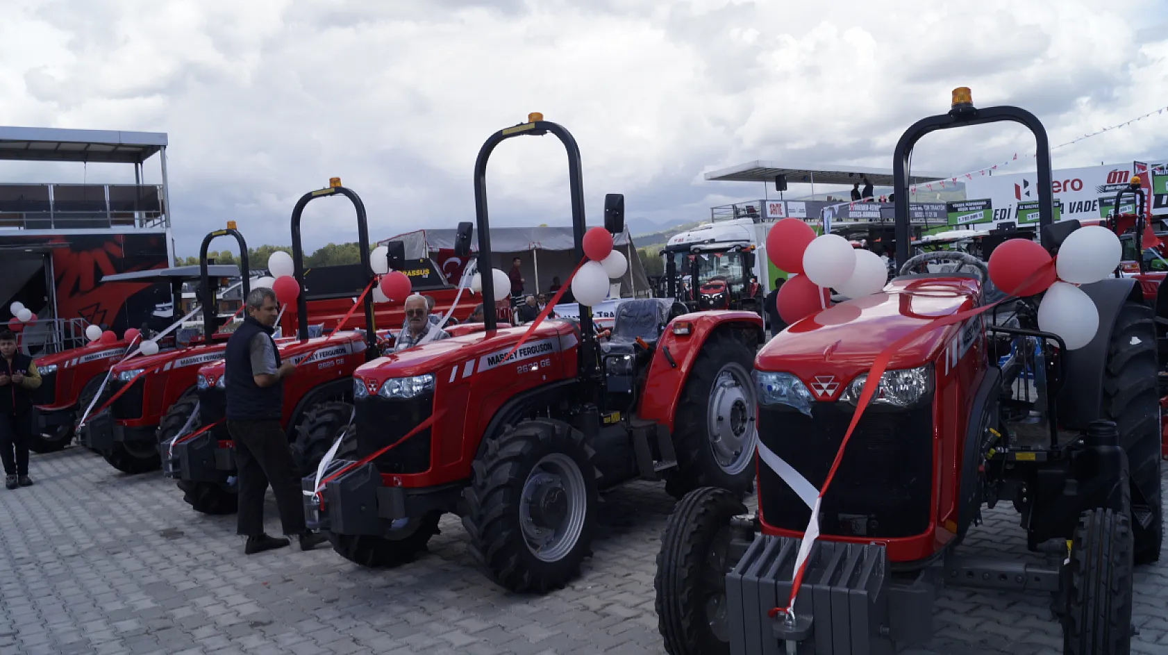Seydikemer'de ilki düzenlenen tarım ve hayvancılık fuarı açıldı