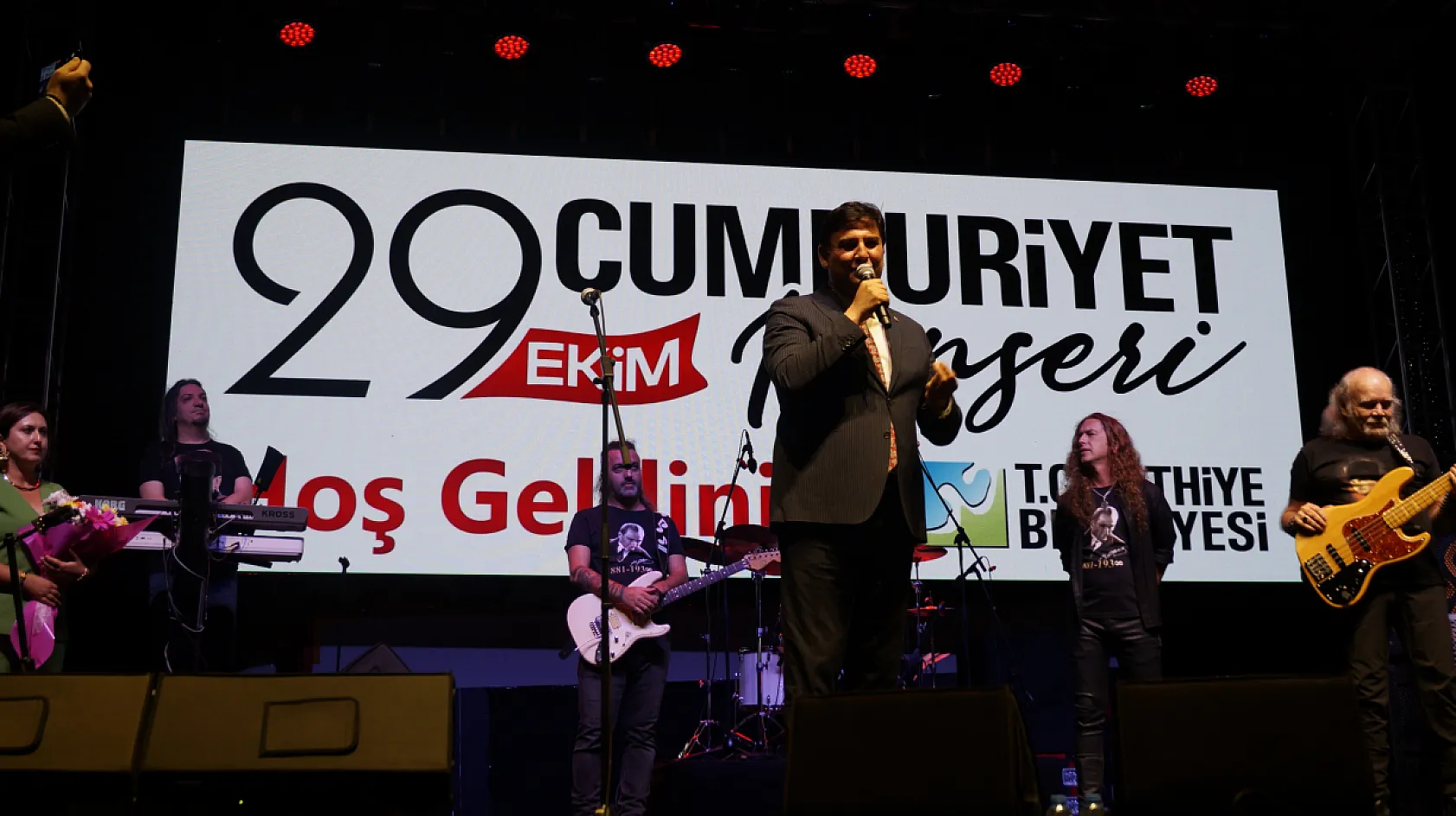 Fethiye Beşkaza Meydanı'nda Kurtalan Ekspres Rüzgarı Esti