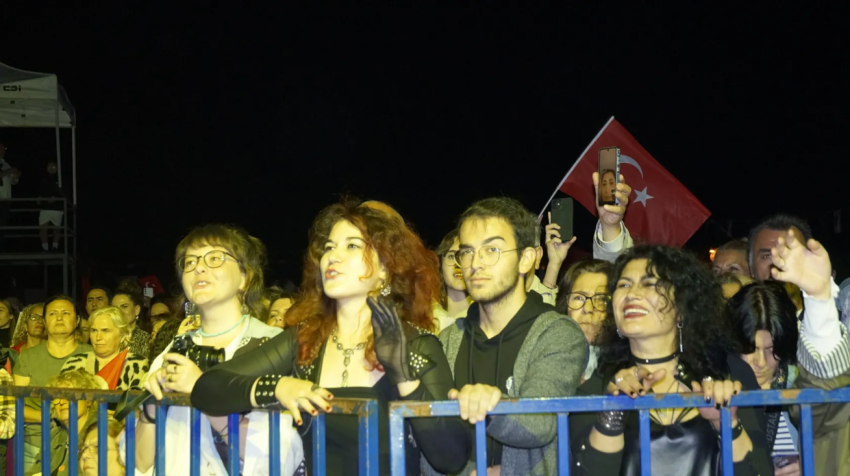 Fethiye Beşkaza Meydanı'nda Kurtalan Ekspres Rüzgarı Esti