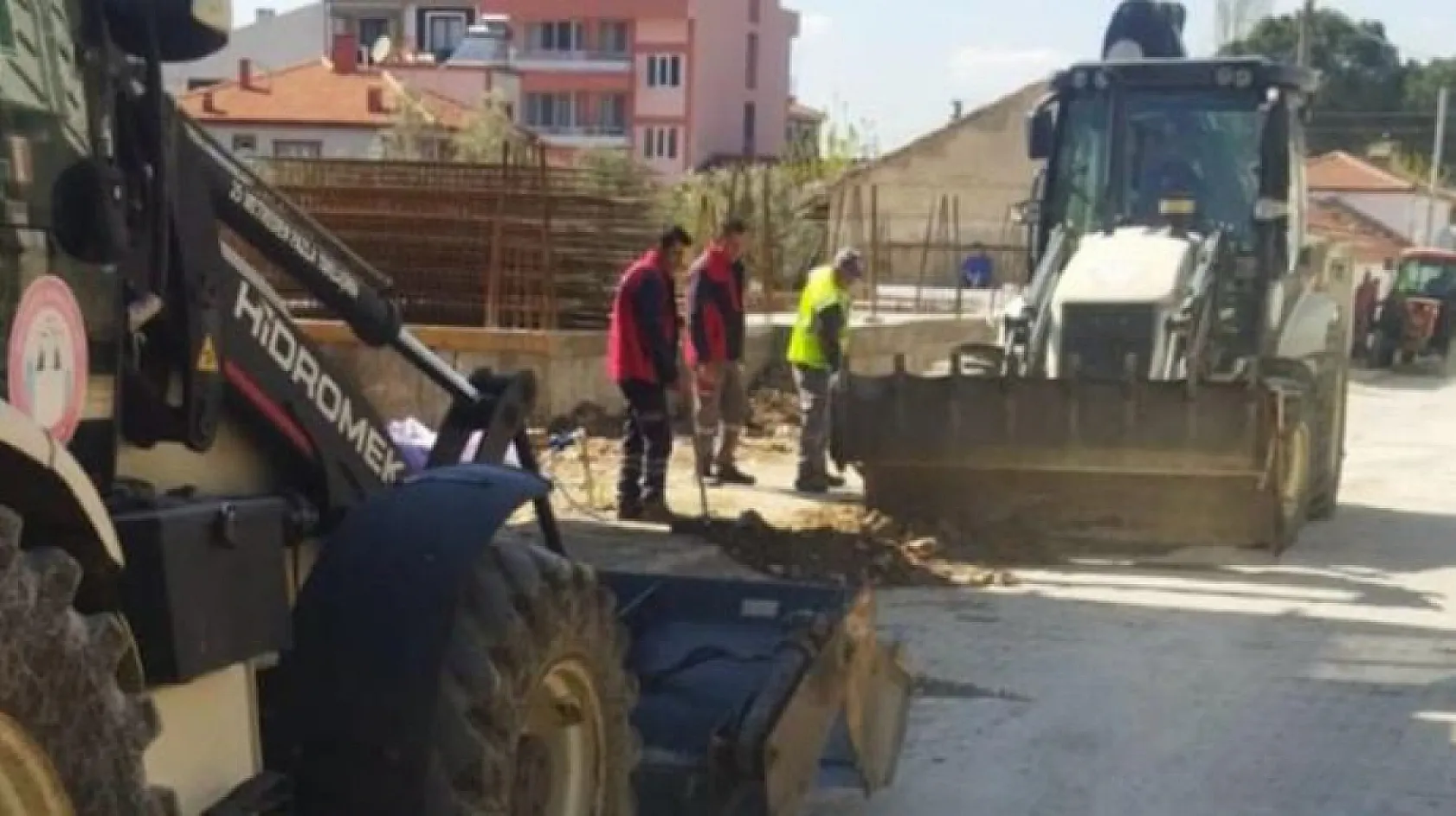 Bayır'da altyapı sonrası yol yenileme ve kaldırım tamirat çalışmaları sürüyor