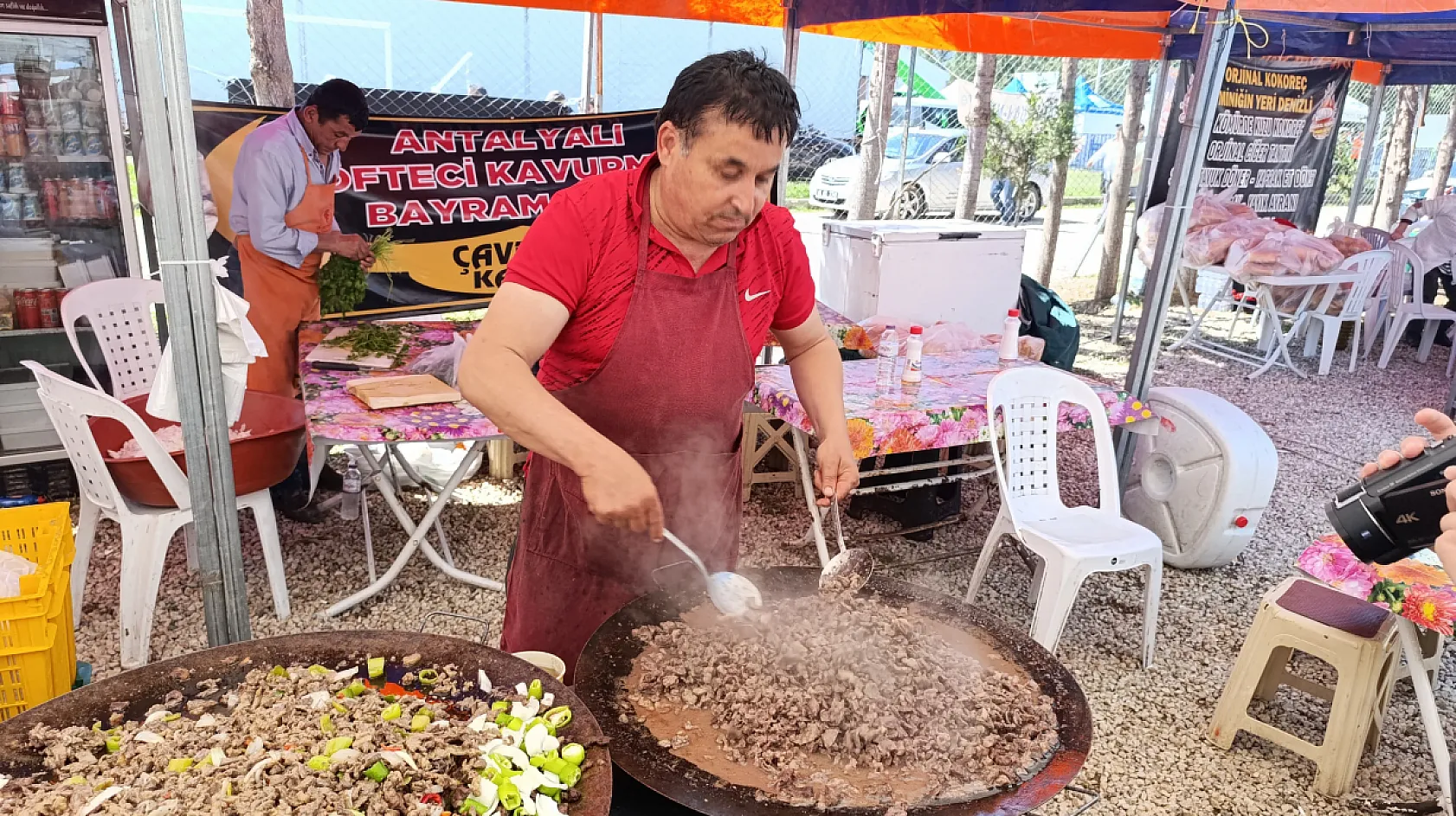 Güreşlerde yeme içme stantları ilgi görüyor