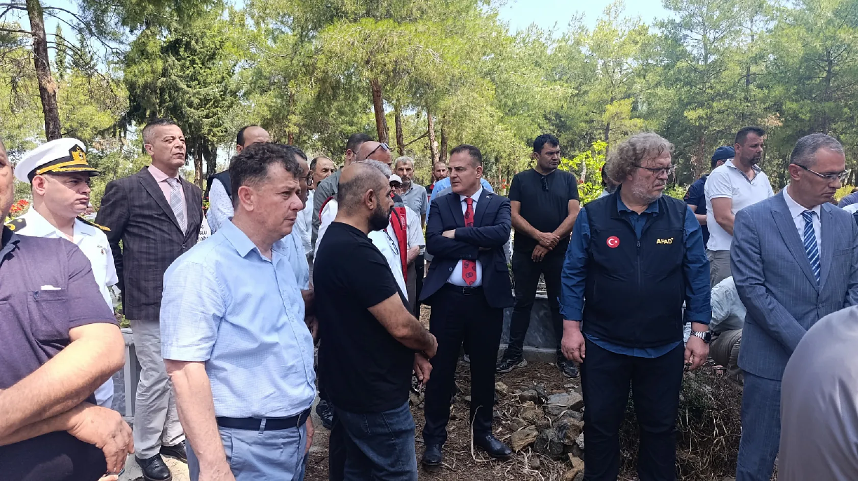 Fethiye'de depremde hayatını kaybeden 14 yaşındaki Afranur son yolculuğuna uğurlandı