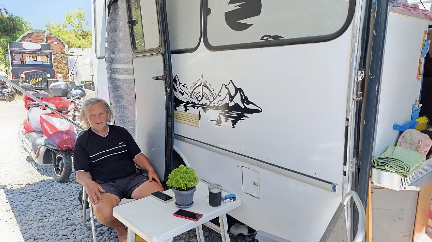 Fethiye'de karavancı Pehlivan, '10 senedir karavanda yaşıyorum'