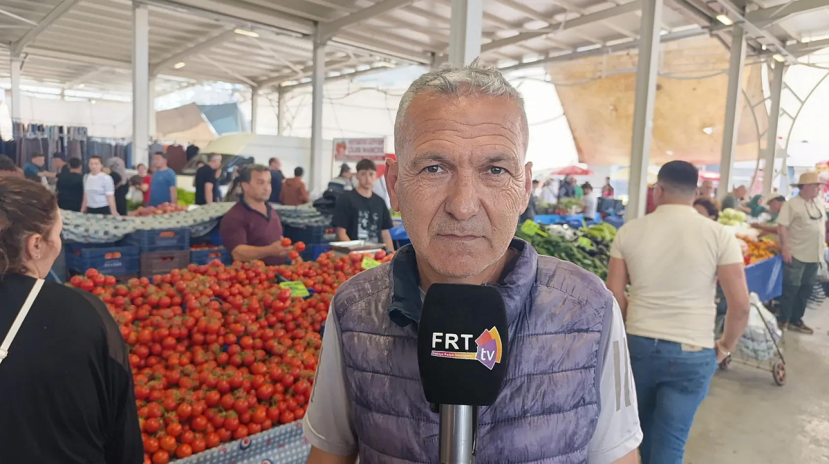Fethiye'de vatandaşlar Cumartesi Pazarı'nda fiyatların düştüğünü söylüyor