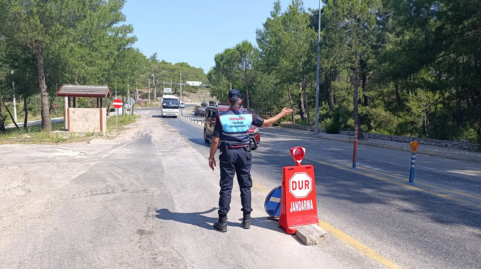 Ölüdeniz'e Bayramda On Binlerce Araç Giriş Yaptı