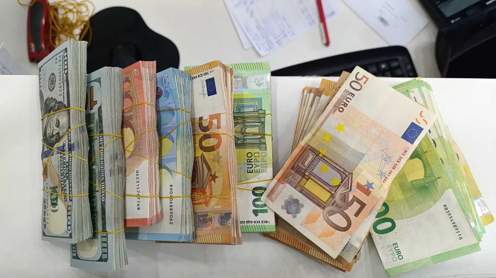 Döviz haftaya yükselişle başladı! Fethiyeli Döviz ofisi çalışanı Savaş Şiret'ten değerlendirme