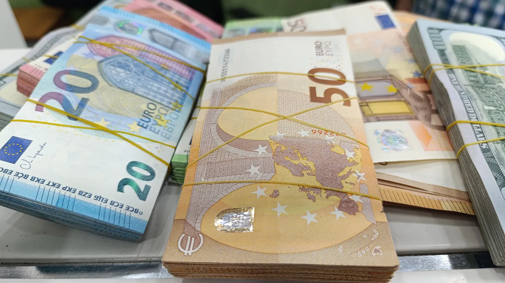 Döviz haftaya yükselişle başladı! Fethiyeli Döviz ofisi çalışanı Savaş Şiret'ten değerlendirme