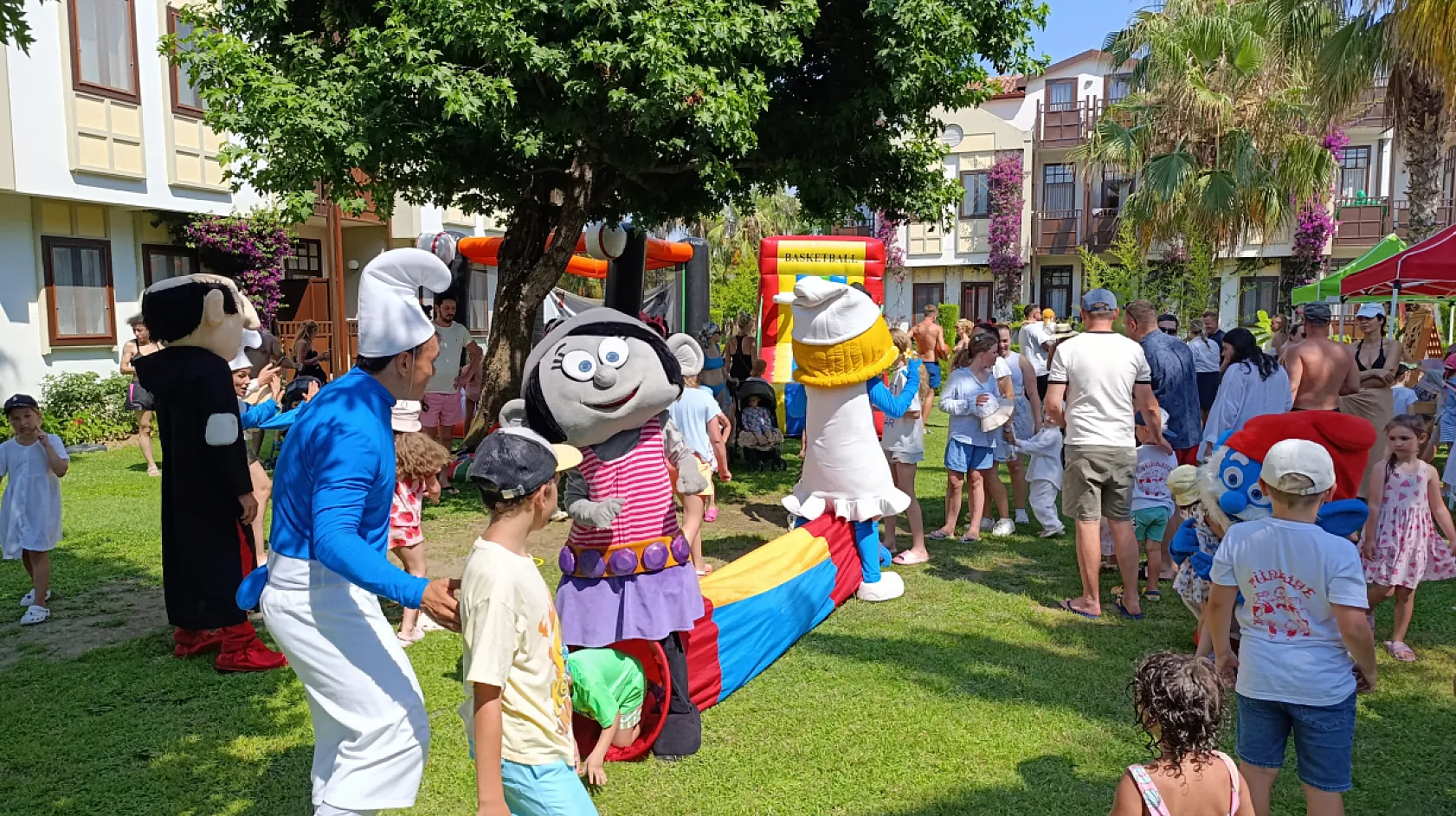 Çalış'ta Çocuklar Gönüllerince Eğleniyor