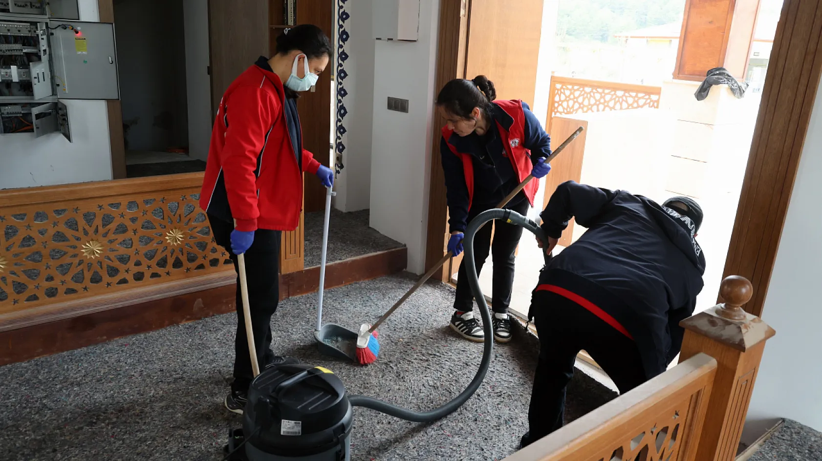 Akçaova TOKİ Camisinde eksikler gideriliyor, ibadete açılış yakın