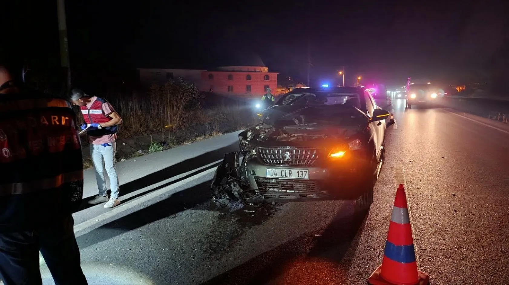 Duble yolda feci kaza: Yolun karşısına geçerken canından oldu