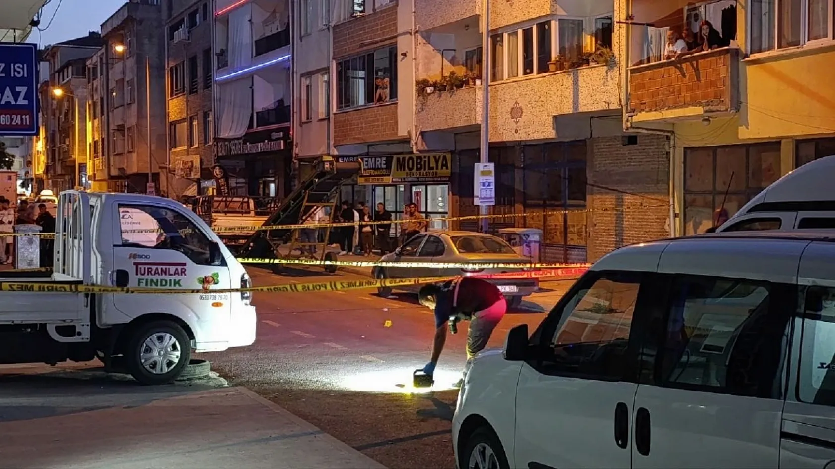 Kanlı Pusu: Alışverişten Dönen Adam Başından Vurularak Öldürüldü, Çocuk Yaralandı